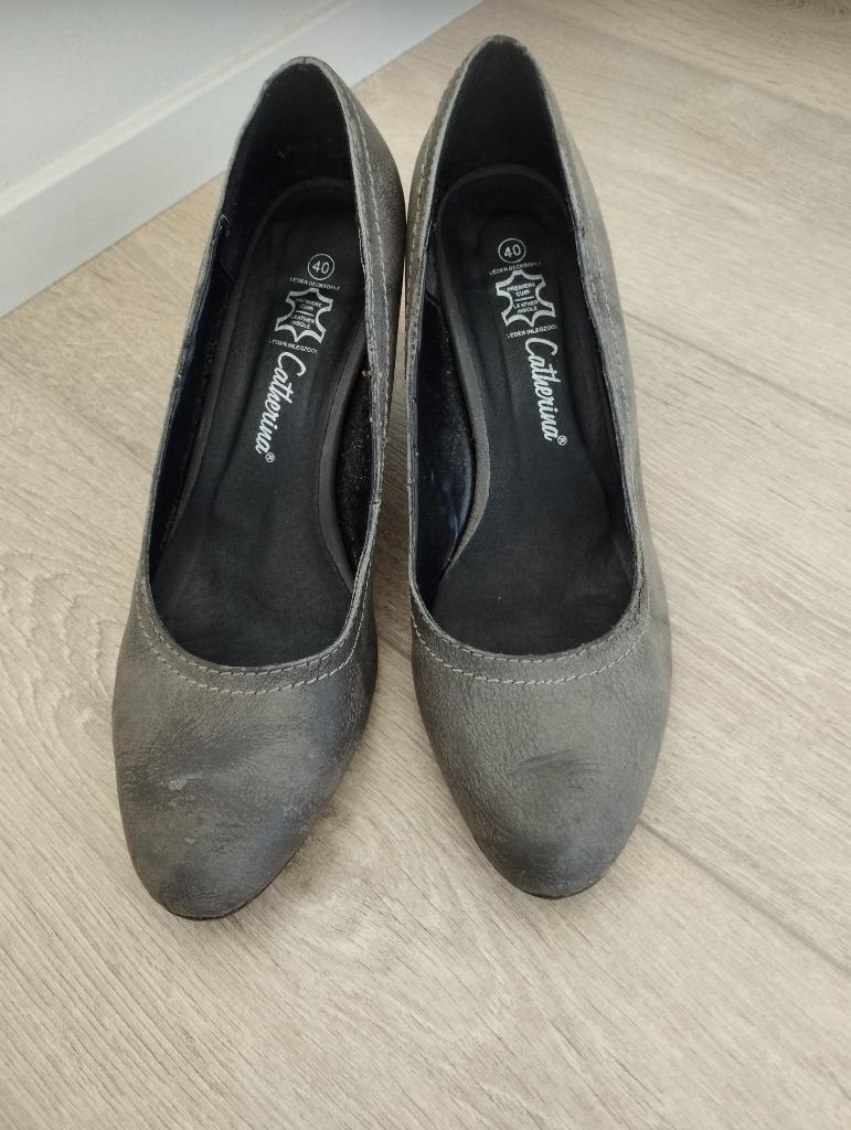 Damesschoenen / pumps maat 40 die maar 1 keer zijn gedragen, Pumps, Grijs, Ophalen, ANDERE