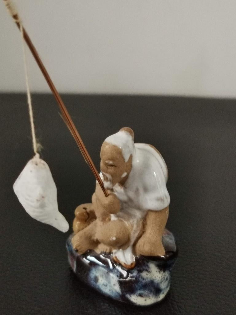 beeldje van chinese visser met hengel en vis, Ophalen of Verzenden, Zo goed als nieuw, Mens