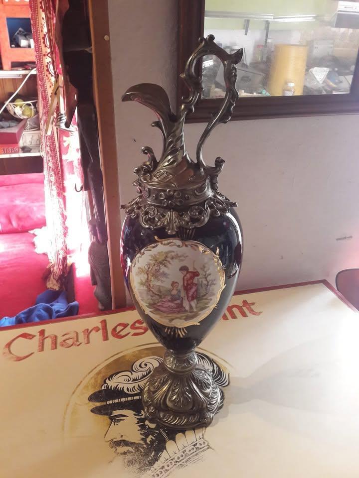 Antiquité grand vase bleu porcelaine de sèvre a décor signé, Ophalen of Verzenden