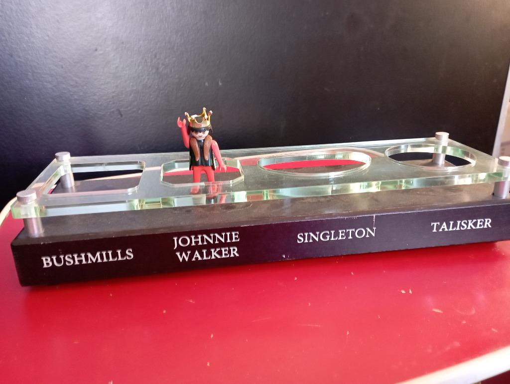 629) Display voor oa Johnnie Walker , Bushmills...., Enlèvement ou Envoi, Comme neuf, Autres types