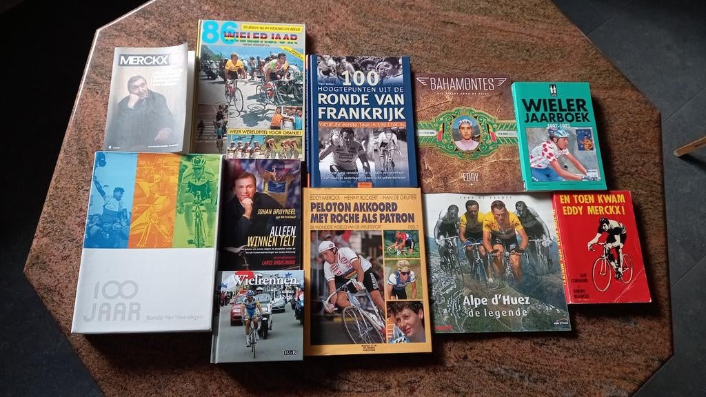 13 Wielerboeken. Merckx, Ronde van Vlaanderen e.a., Enlèvement ou Envoi, Comme neuf