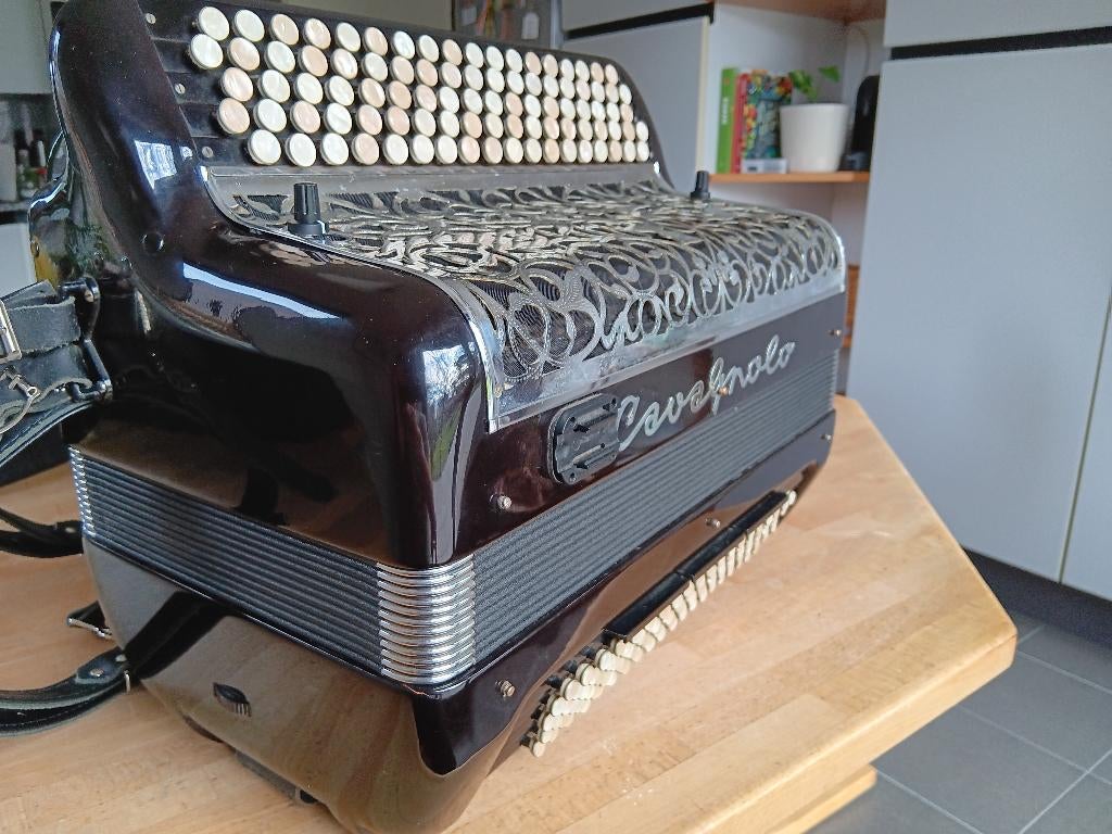 Accordeon Cavagnolo, Muziek en Instrumenten, Accordeons, Gebruikt, Knopaccordeon, 120-bas, Met koffer, Met riemen, Ophalen
