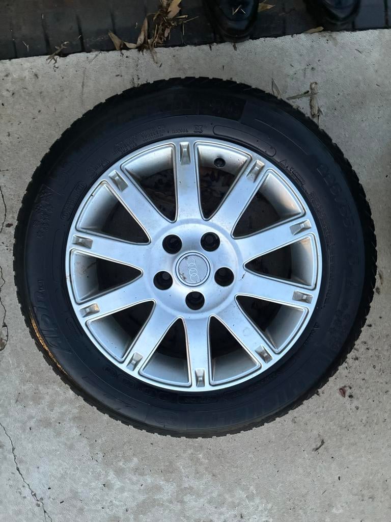 Winterbanden Michelin met originele Audi velgen, Ophalen, Gebruikt, Velg(en), 16 inch