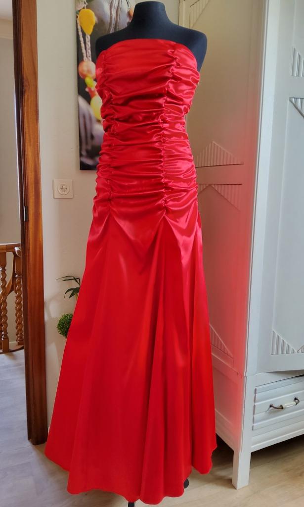 Belle belle robe rouge bustier avec laçage neuve, Sous le genou, Envoi, Neuf, ANDERE
