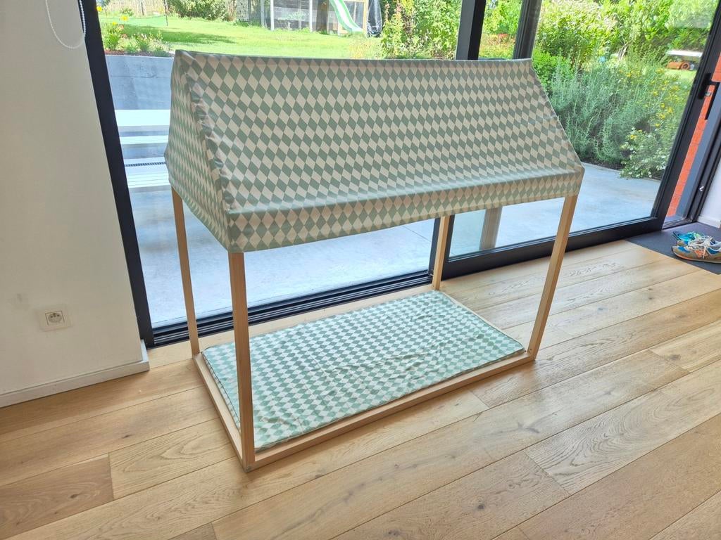 Cabane enfants de la marque Nobodinoz + son coussin, Enfants & Bébés, Chambre d'enfant | Aménagement & Décoration, Enlèvement