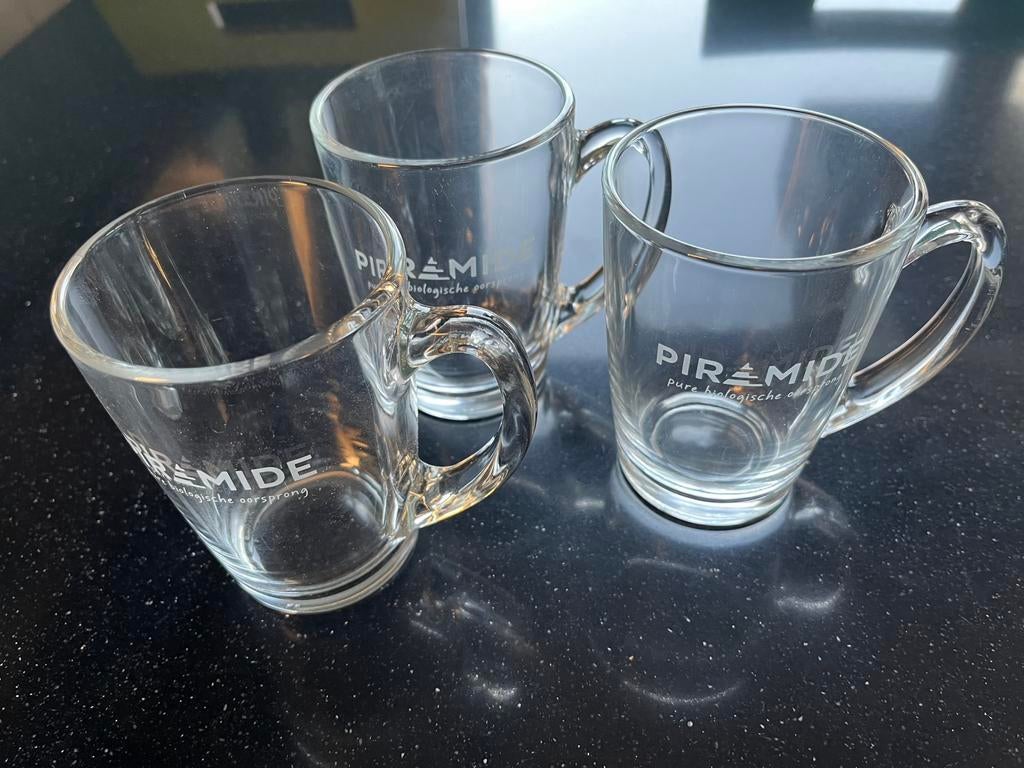 Drie theeglazen, Verzamelen, Glas en Drinkglazen, Ophalen, Zo goed als nieuw