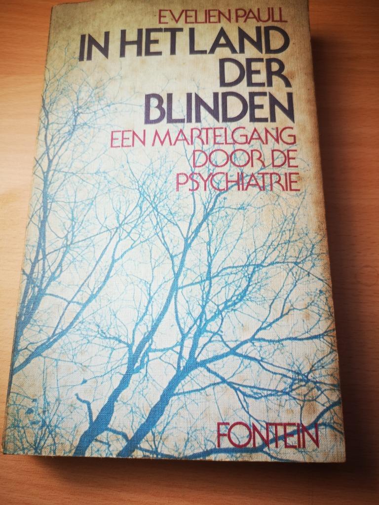 In het land der blinden van Evelien Paull, Verzenden, Gelezen