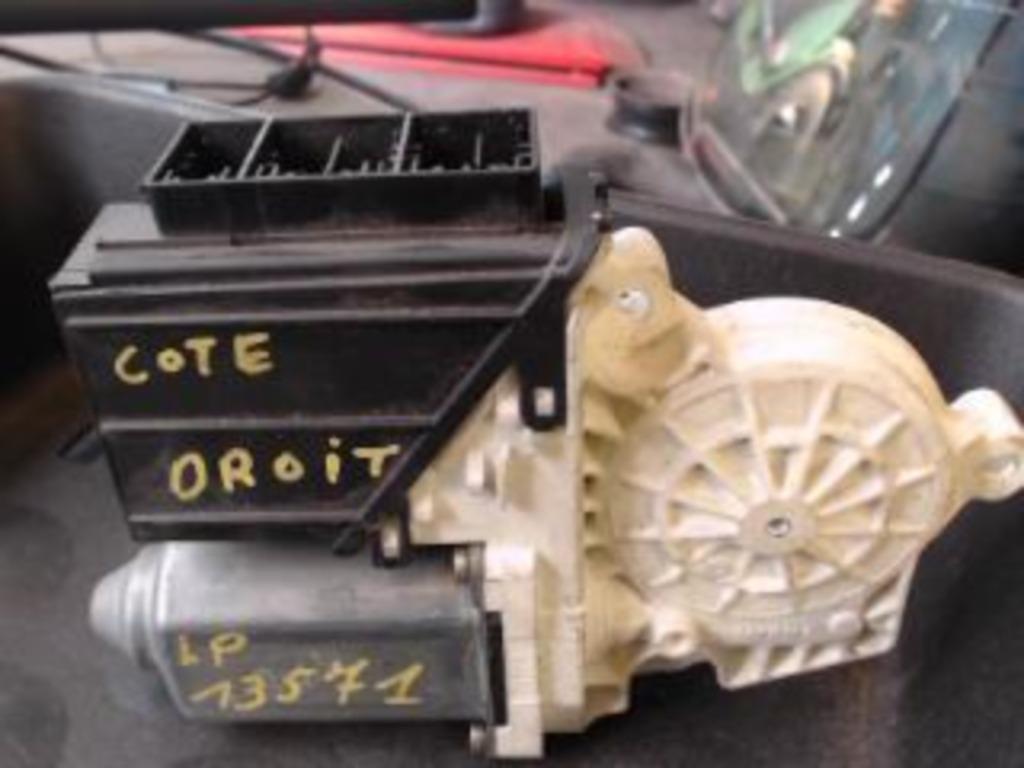 Moteur lève vitre avant droit Seat Ibiza 3 2002-2006, Ophalen of Verzenden, Gebruikt, Seat