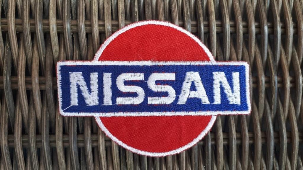 Nissan strijk patch embleem - 85 x 60 mm, Ophalen of Verzenden