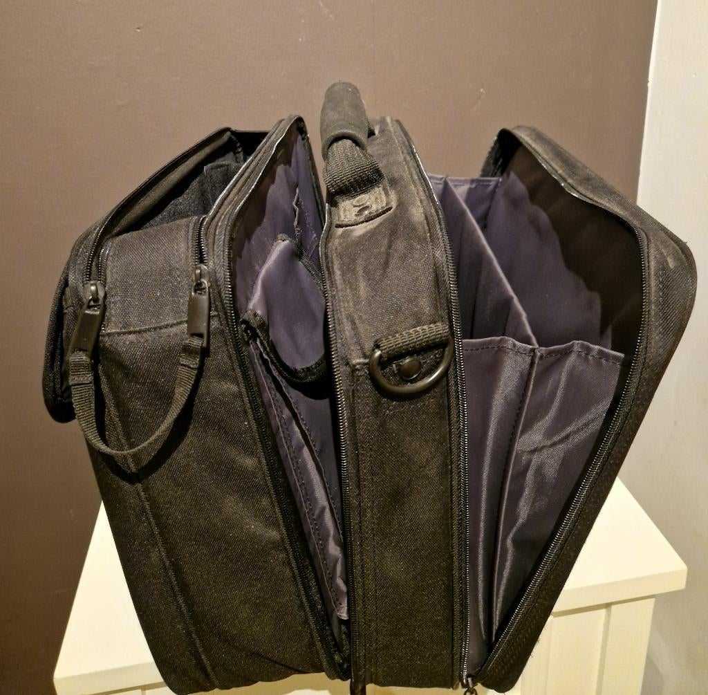 Laptop schoudertas Kensington, Computers en Software, Laptoptassen, Ophalen, 15 inch, Zo goed als nieuw, Schoudertas