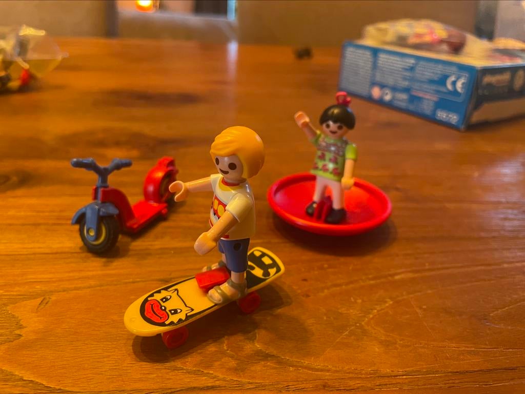 Playmobil 4764 special plus kinderen met step en skateboard, Ophalen of Verzenden, Zo goed als nieuw, Complete set