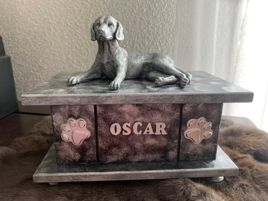 Beagle hondenbeeld op urn als handgemaakte set verkrijgbaar, Dieren en Toebehoren, Verzenden, Nieuw