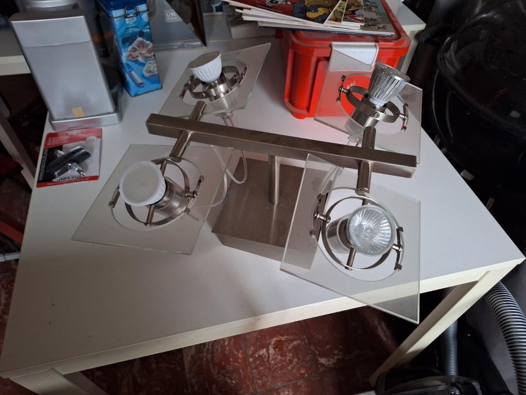 Ikea spot, Ophalen