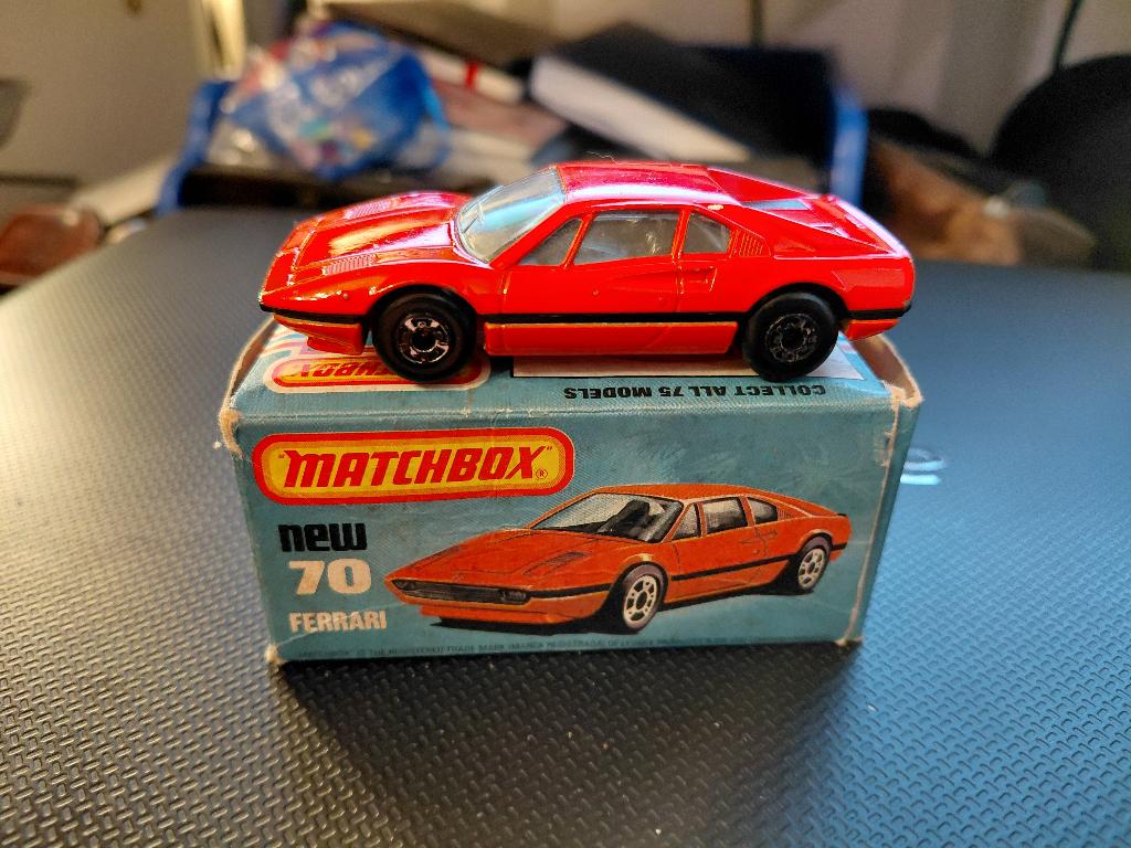 Boîte Matchbox 70e Ferrari 308 GTB Type « L », Hobby & Loisirs créatifs, Voitures miniatures | Échelles Autre, Comme neuf, Voiture