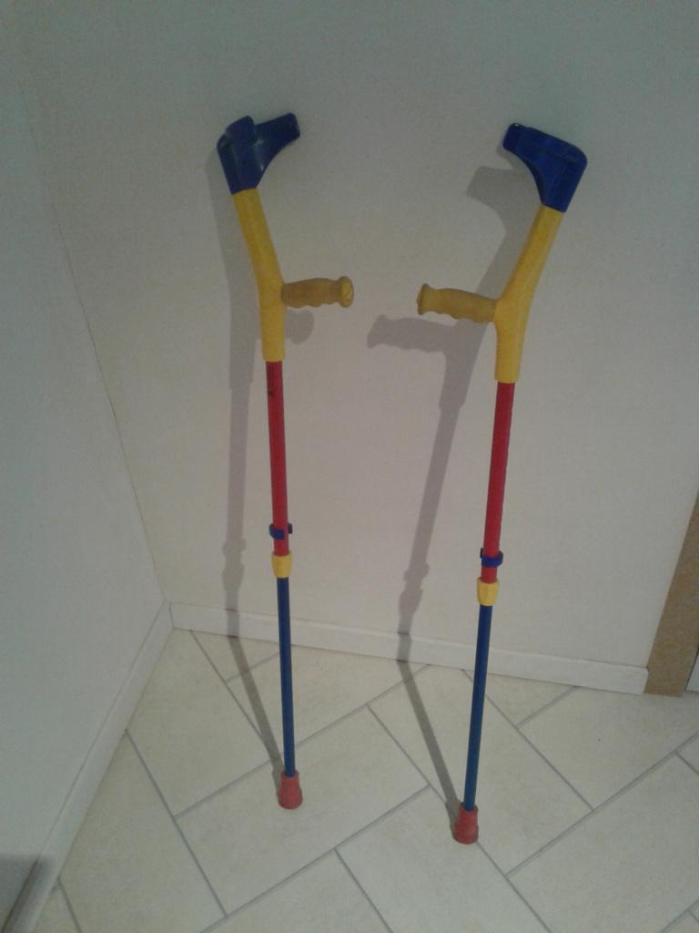 a vendre béquilles (médical ) de la marque THUASNE, Ophalen