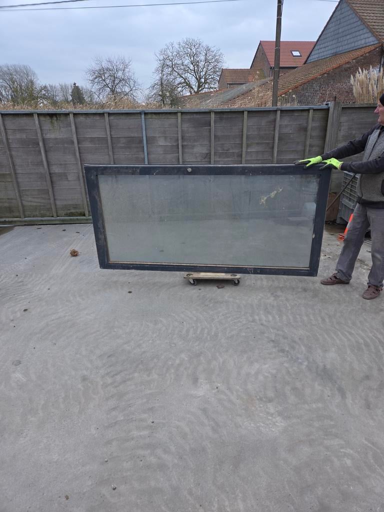2 glazen pivoterende deuren, Ophalen