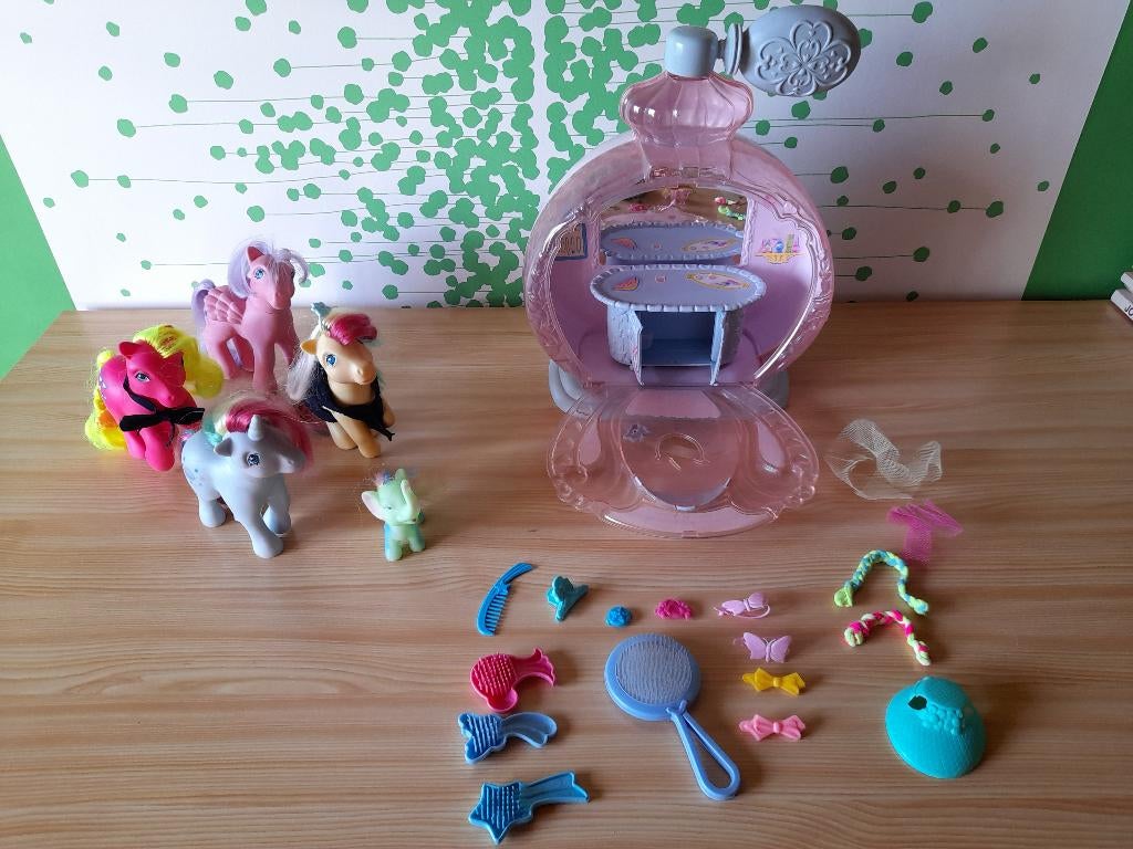 My little pony perfume puff palace met 5 pony´s + toebehoren, Ophalen, Gebruikt
