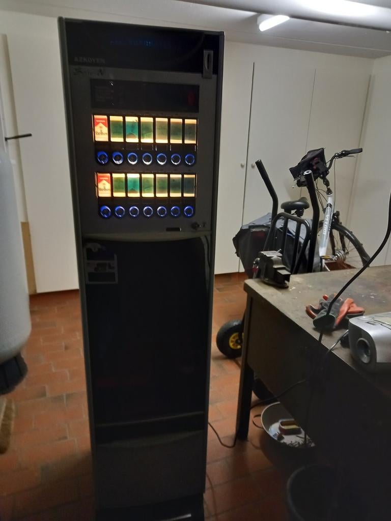 Sigaretten automaat, Ophalen