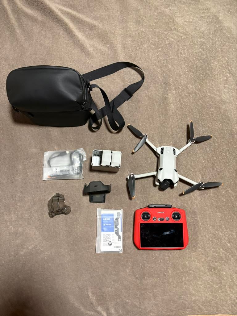 DJI Mini 4 Pro Fly More Combo - Excellent Condition, Drone avec caméra, Enlèvement ou Envoi, Moins de 250 g, Retour au point de départ