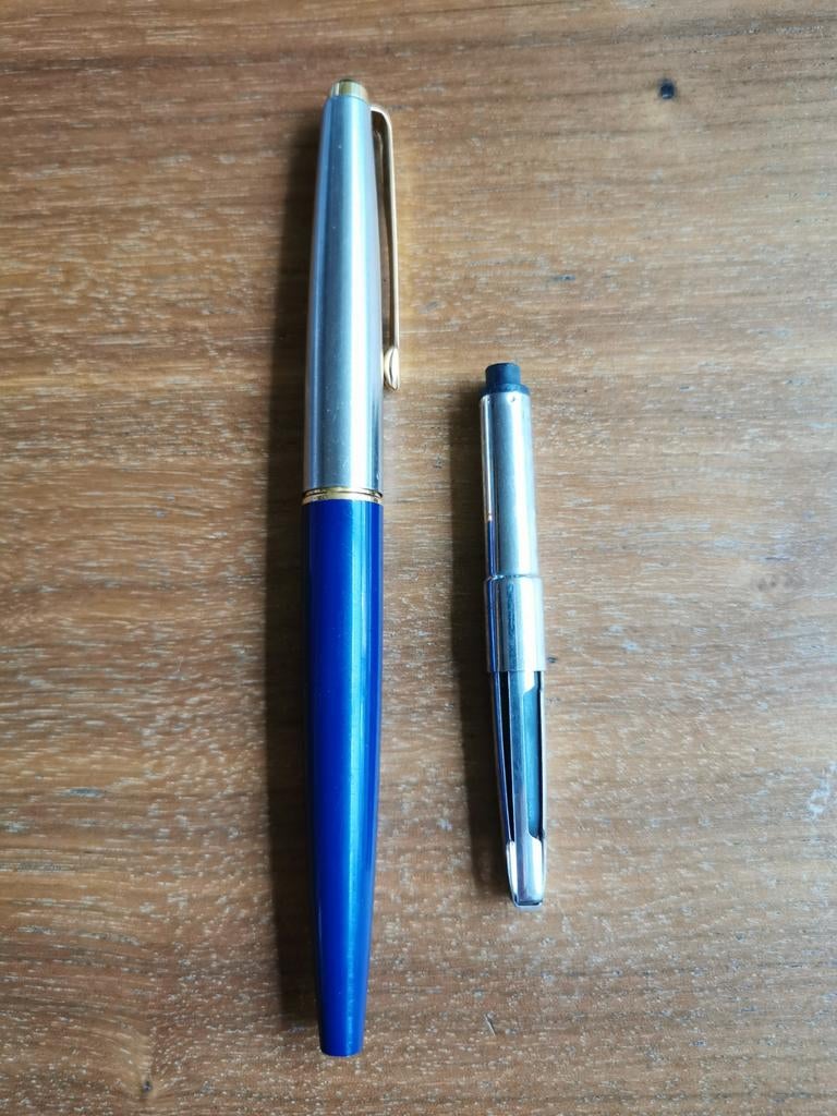 Parker 45 vintage vulpen medium made in UK., Collections, Stylos, Comme neuf, Stylo, Parker, Enlèvement ou Envoi