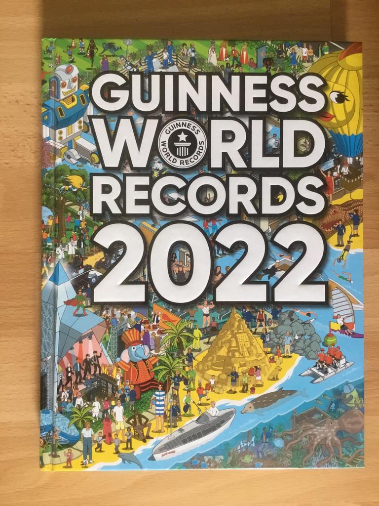 Boek Guinness World Records 2022, Ophalen of Verzenden, Zo goed als nieuw