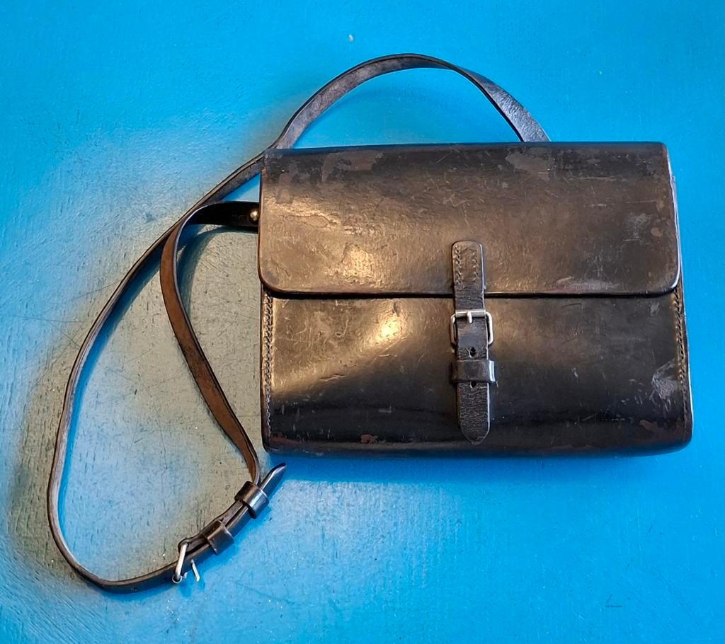 Sacoche en cuir noir vintage, de gendarmerie belge., Enlèvement ou Envoi, Comme neuf