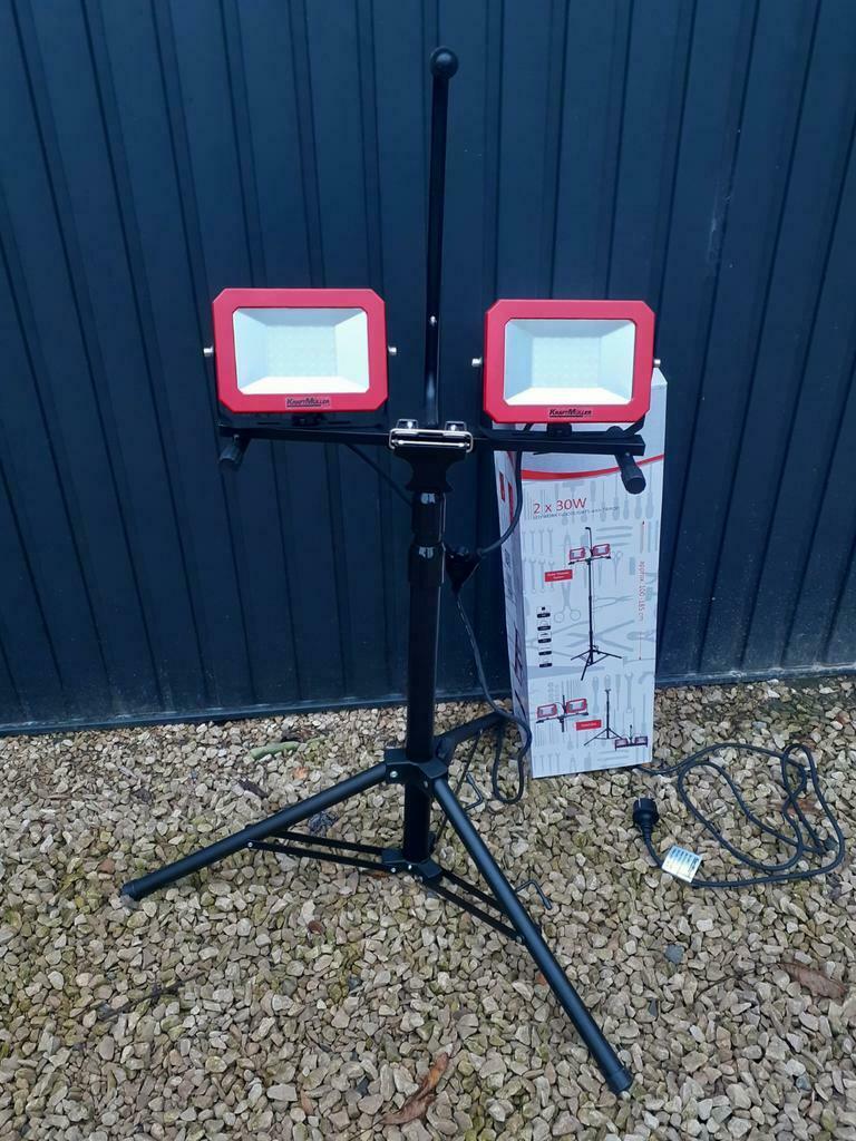 Spot led sur pied 75euro, Bricolage & Construction, Éclairage de chantier, Enlèvement ou Envoi, Neuf