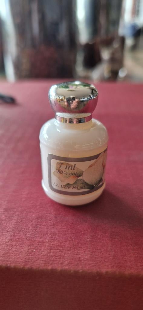 Miniature de 7 ml eau de toilette Anaïs Anaïs de Cacharel, Verzamelen, Ophalen of Verzenden, Zo goed als nieuw, Miniatuur