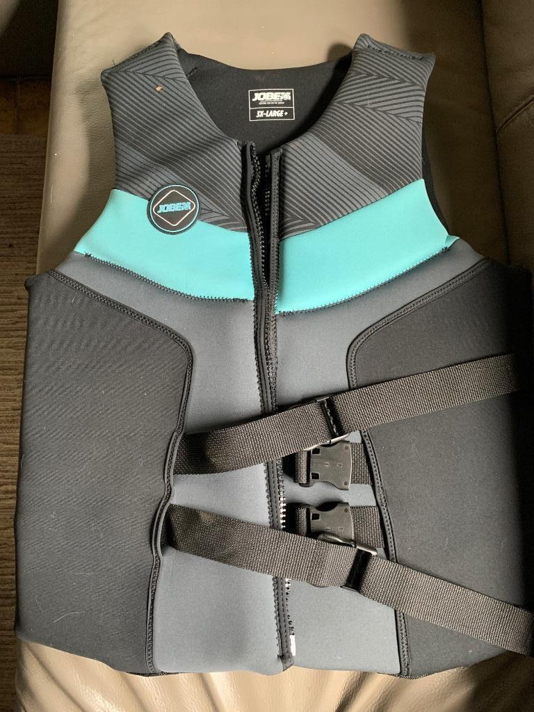 Jobe Neoprene vest 3X-LARGE+, Sports nautiques & Bateaux, Vêtements nautiques, Enlèvement ou Envoi, Homme, Gilet de sauvetage ou Brassière
