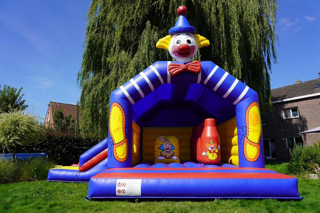 Springkasteel te koop clown, in goede staat met blower, Hobby en Vrije tijd, Ophalen, Gebruikt