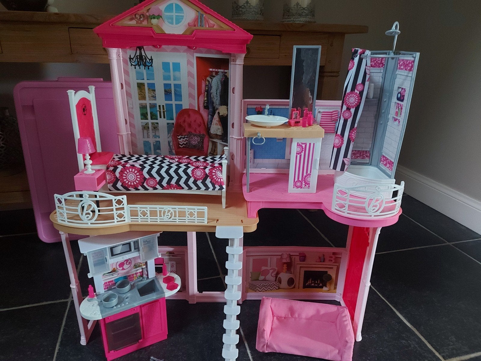 barbie huis, Ophalen