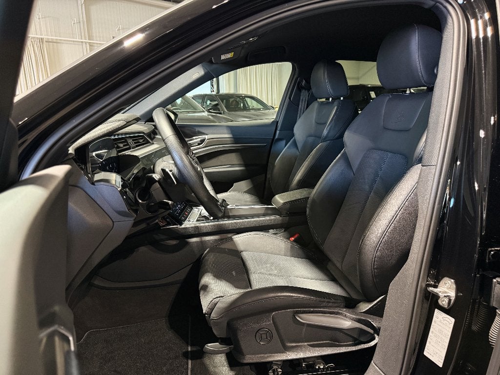 Audi E-Tron 55 Sportback Quattro S-Line - Garantie, Automaat, Dealer onderhouden, Zwart, Zwart