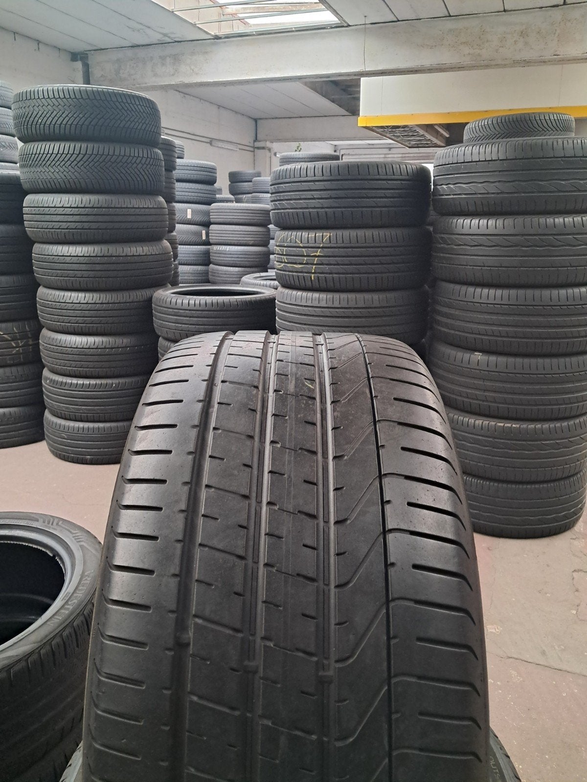31535r21 315 35 r21 315/35/21 Pirelli Leasing avec montage, Enlèvement ou Envoi