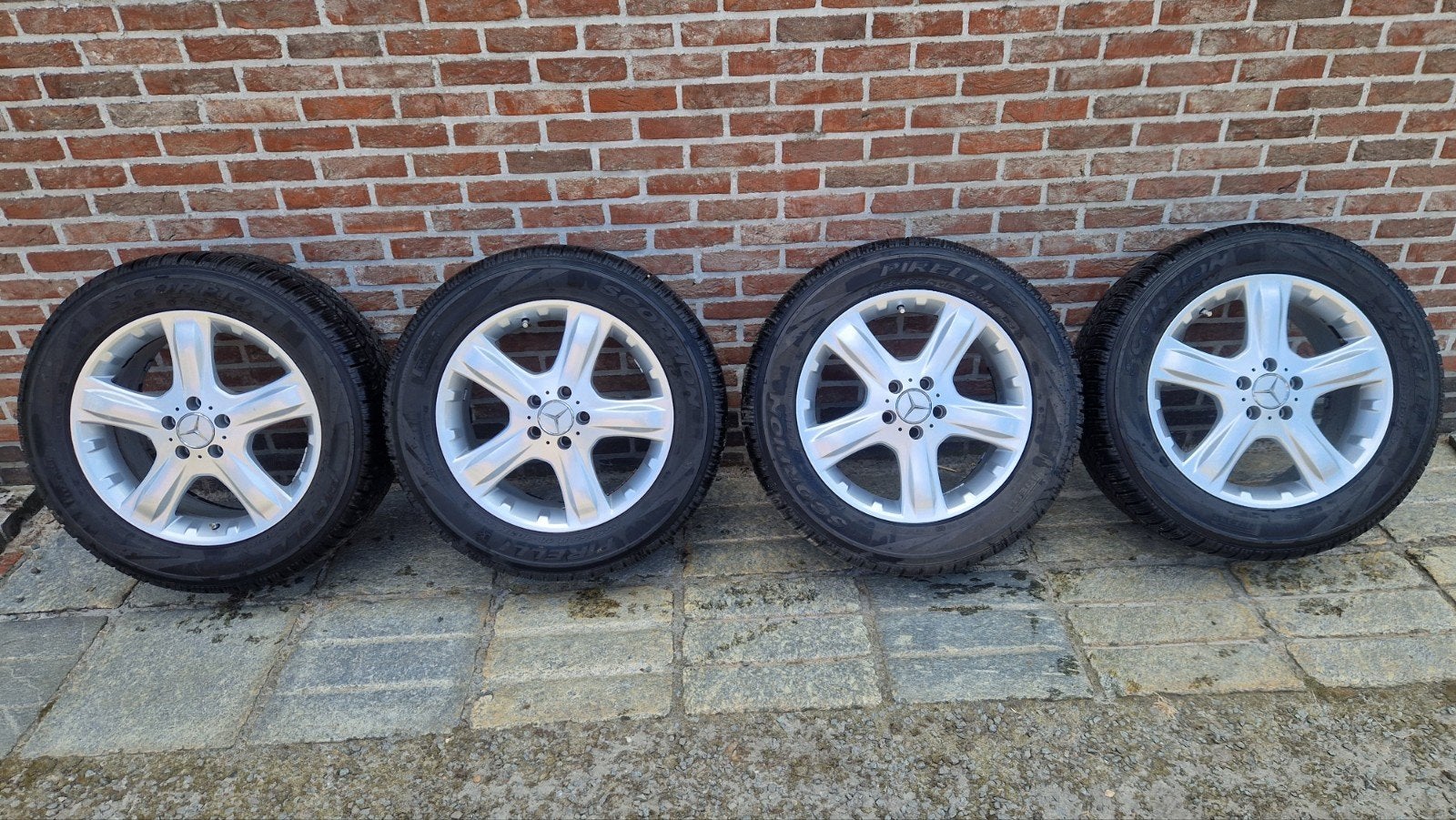 Mercedes Velgen 18", Autos : Pièces & Accessoires, Pneus & Jantes, Enlèvement, 18 pouces, Pneu(s)