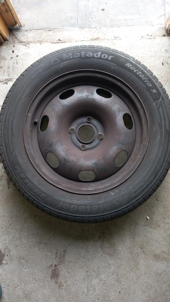 Banden op velgen zo goed als nieuw, Auto-onderdelen, Banden en Velgen, Ophalen, Zomerbanden, Velg(en)