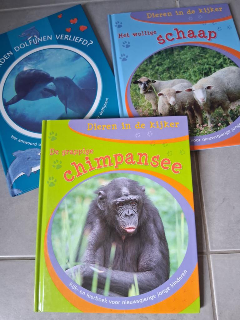 Livres informatifs : animaux, dauphins, moutons, singes, Enlèvement ou Envoi