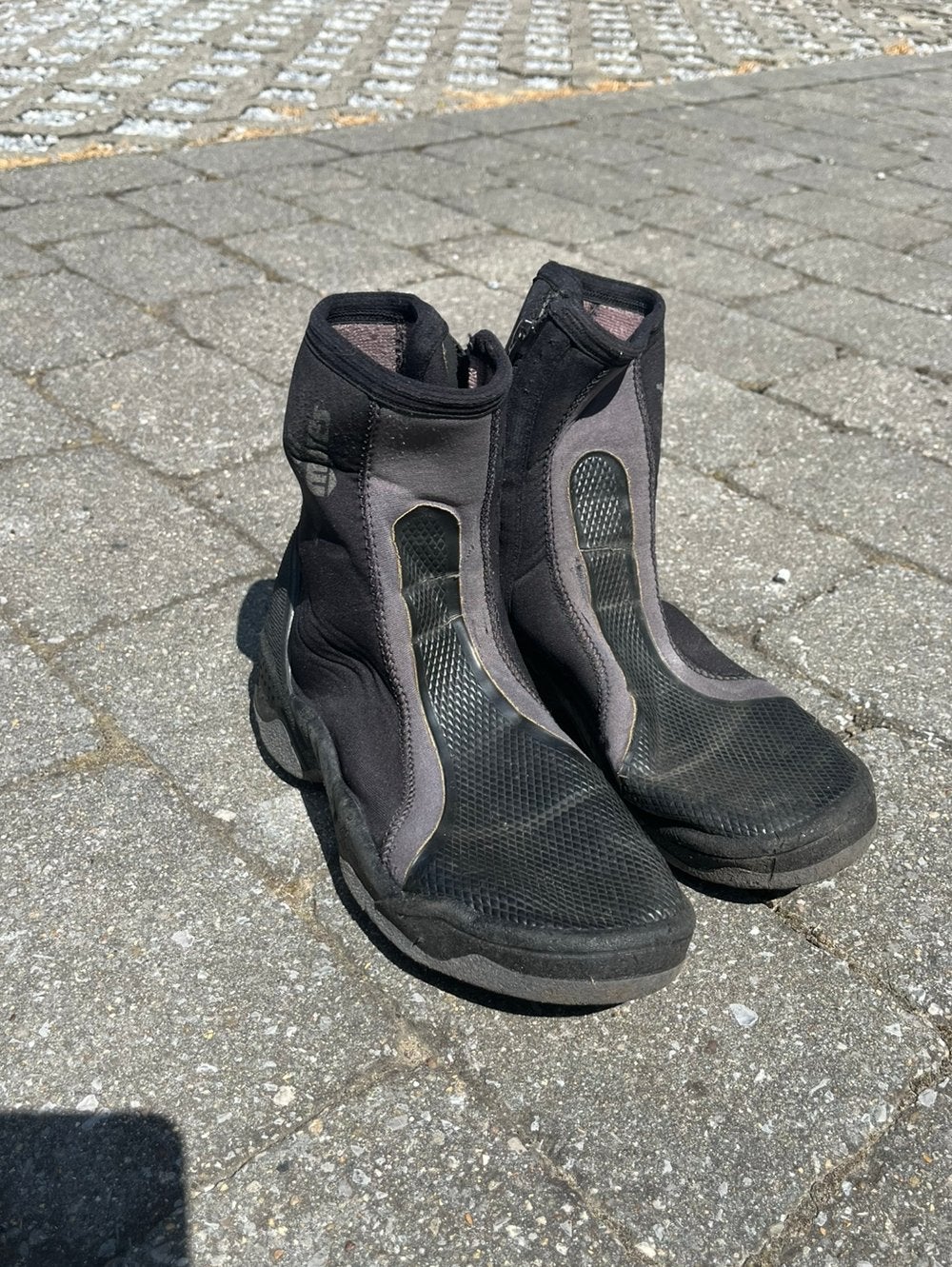 Windsurf winterschoenen maat 43, Watersport en Boten, Ophalen, Zo goed als nieuw