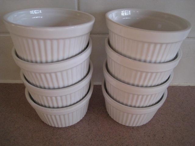 8 vuurvaste witte ovenschaaltjes, diameter 9,5cm, Huis en Inrichting, Ophalen
