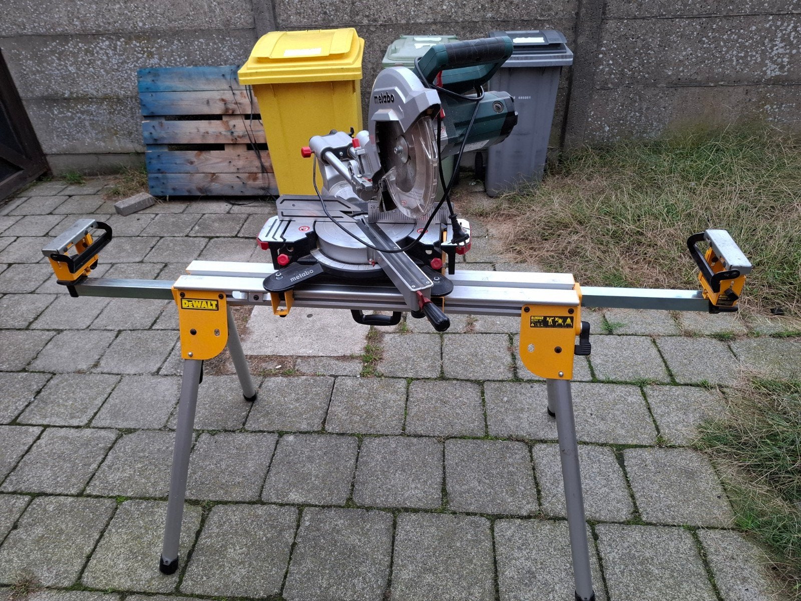 Afkortzaag Metabo en Dewalt staander en accesoires, Ophalen, Zo goed als nieuw, Afkortzaag, Metabo