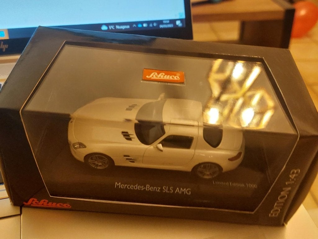 Schuco Mercedes SLS AMG  Blanche (C197) 1/43, Enlèvement ou Envoi, Neuf, Voiture, Schuco