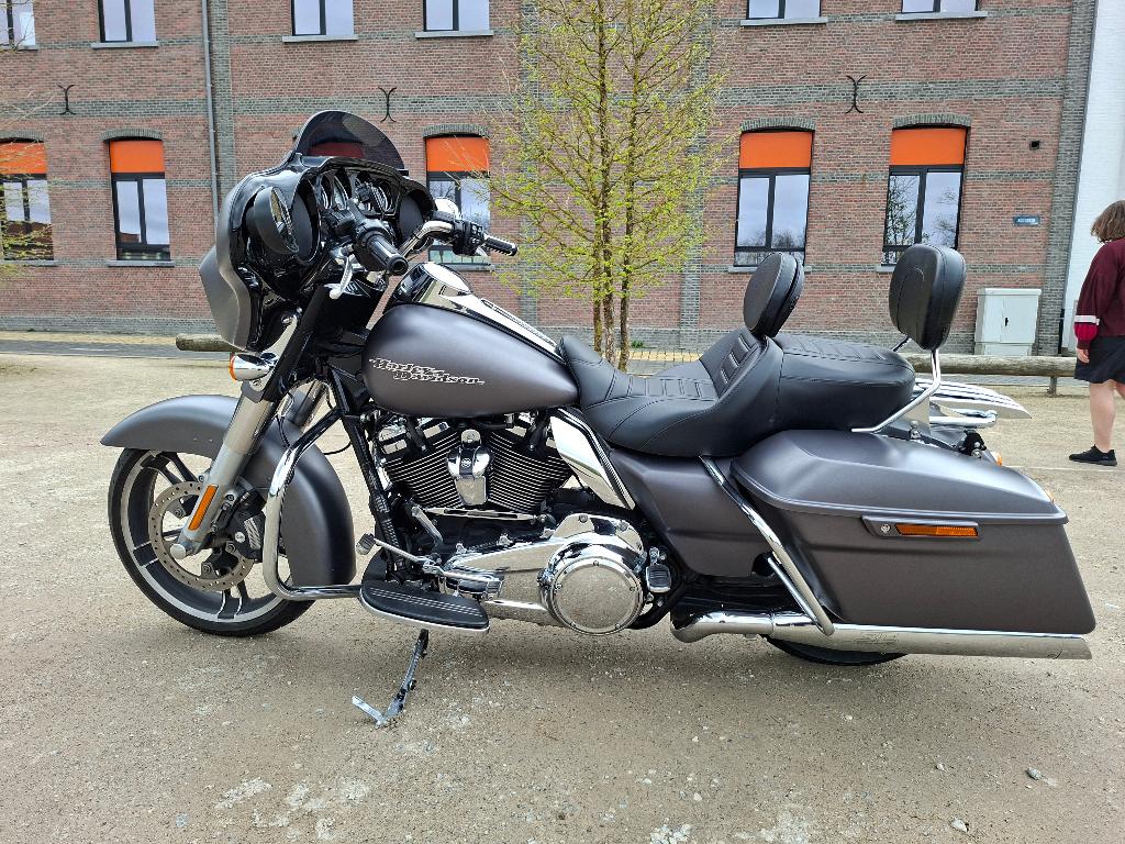 Édition spéciale Harley Davidson Street Glide 2017, Permis Moto A, Occasion, Plus de 35 kW, 2 cylindres