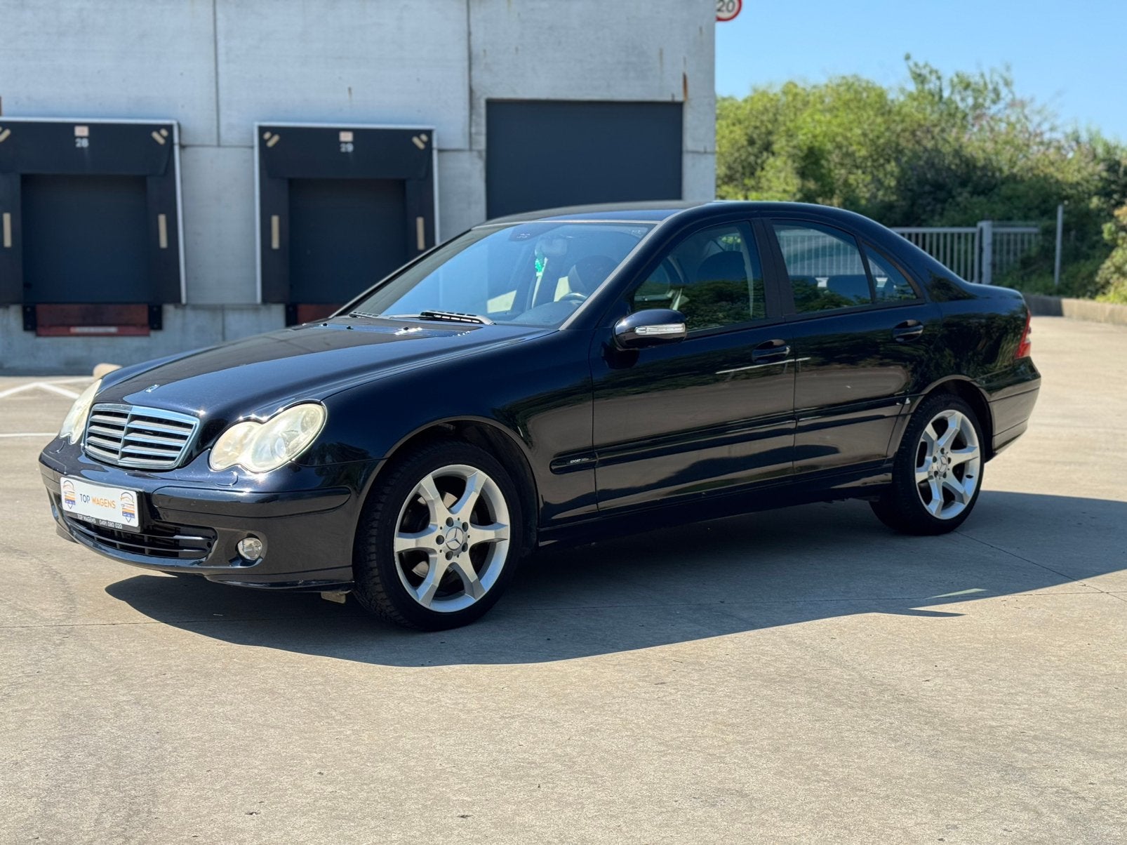 MERCEDES C180 KOMPRESSOR / AUTOMAAT! / EXPORT - ZO MEENEMEN, Auto's, Dealer onderhouden, Stof, Zwart, Blauw