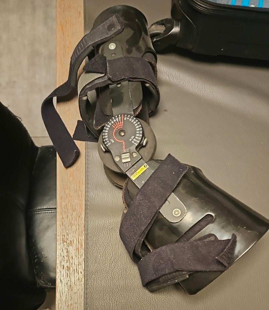 kneebrace spronken orthopedie, Diversen, Braces, Ophalen of Verzenden