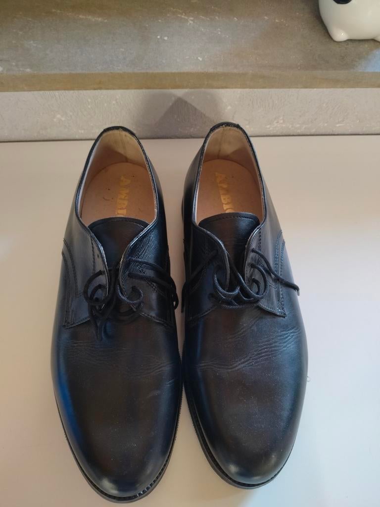 Nieuwe ambiorix schoenen., Enlèvement