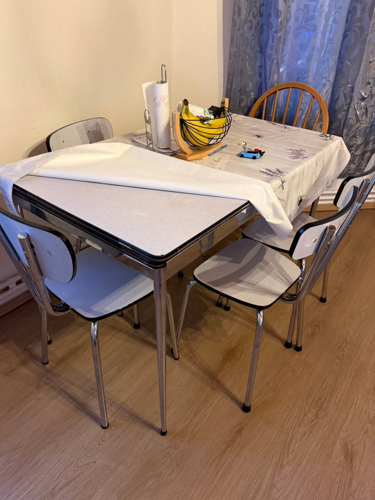 Table a manger + 4 chaises, Maison & Meubles, Enlèvement, Comme neuf
