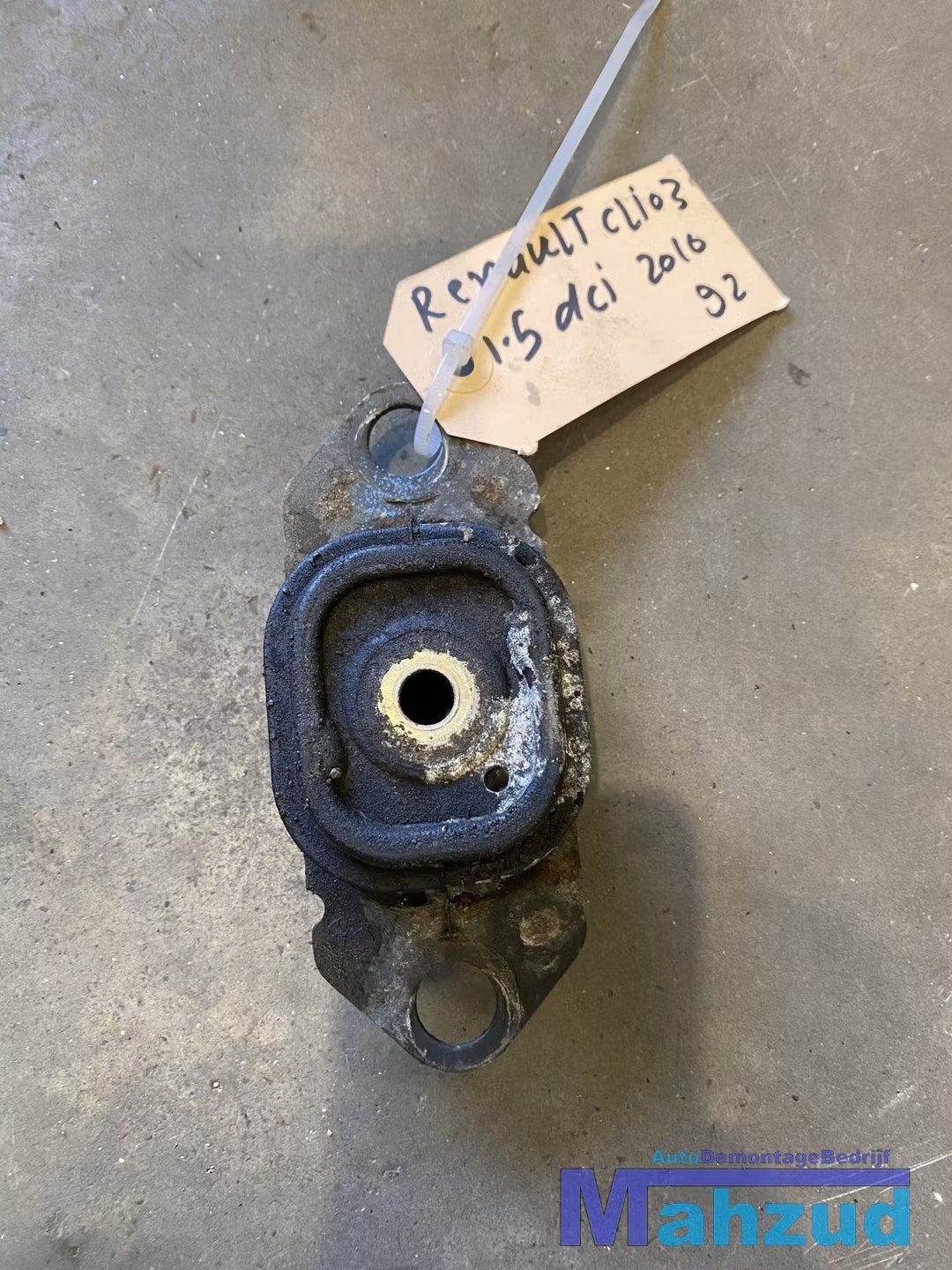 RENAULT CLIO 3 Versnellingsbak steun onder zijkant, Fabrikant BV, Utilisé, Info@fabrikant.eu, Fabrikantstraat 1
1000 AA  Amsterdam, NL