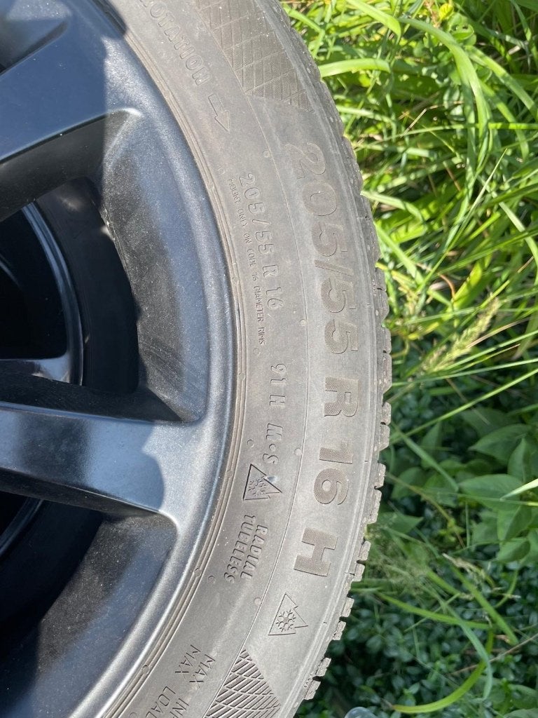 4 jantes Mercedes 16 d'origine + pneus d'hiver Continental, Autos : Pièces & Accessoires, Pneus & Jantes, Pneus hiver, 16 pouces