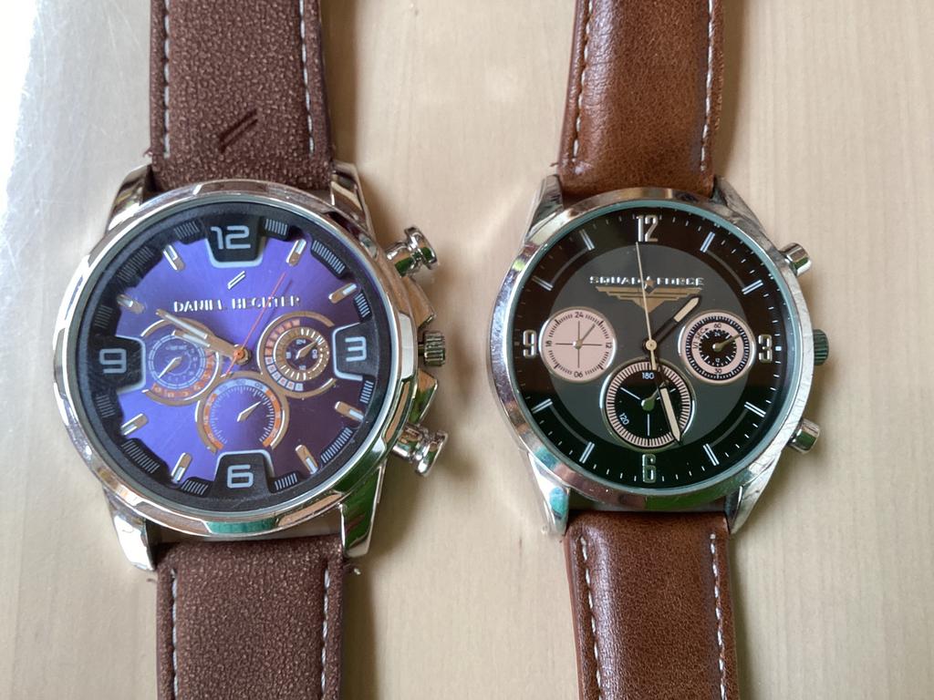 2 horloges samen, Ophalen, Zo goed als nieuw