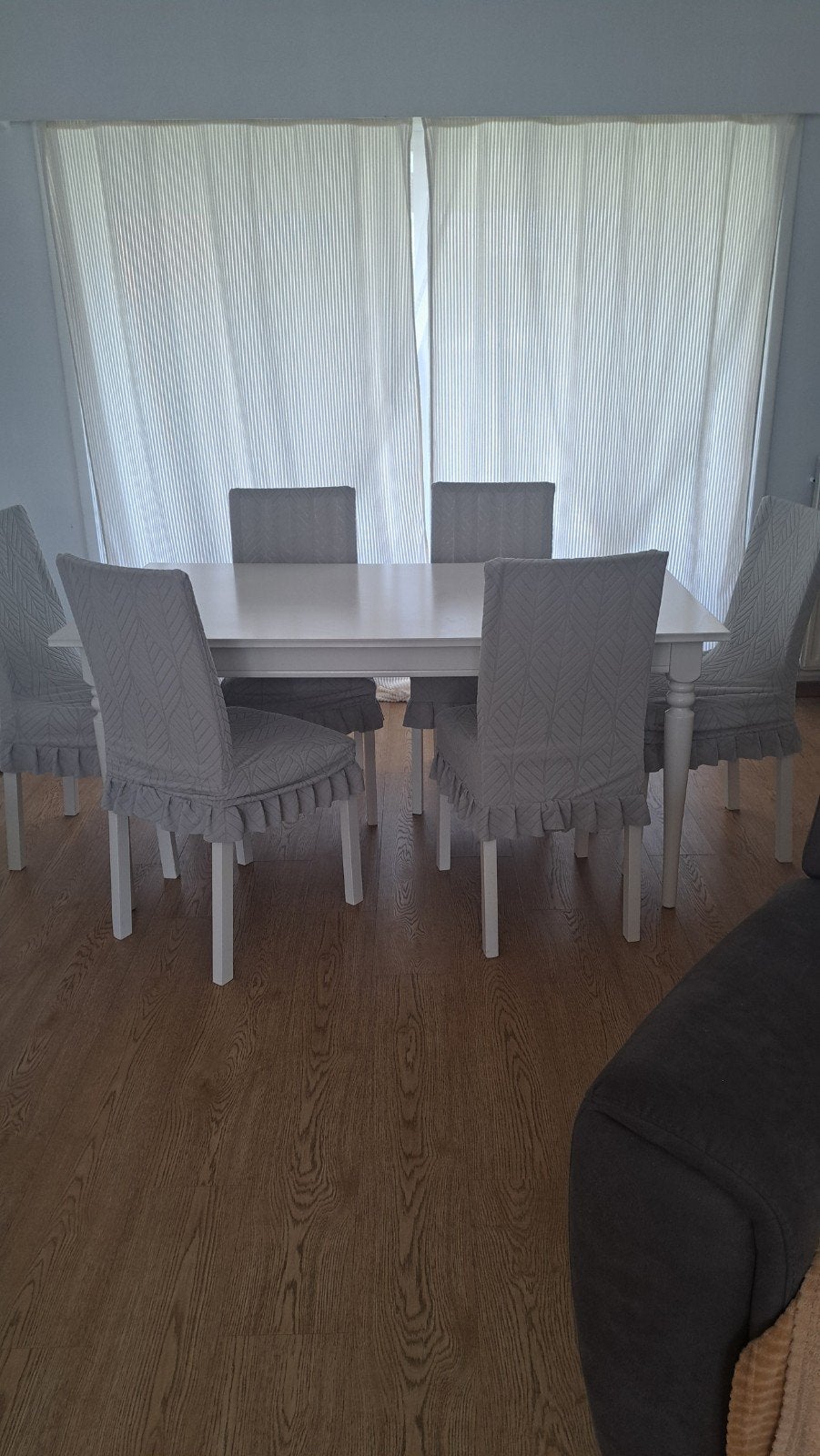 EETTAFEL MET 6 STOELEN  150€