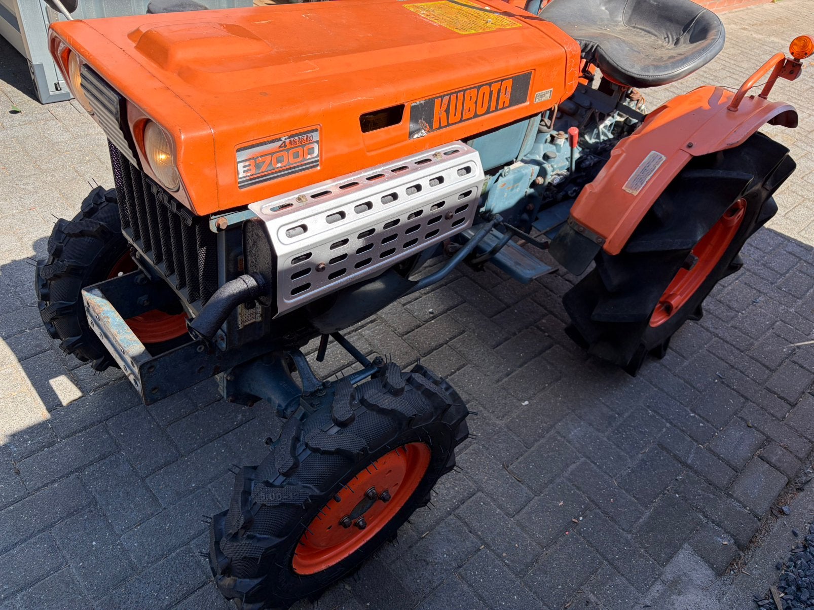 Kubota b7000, Zakelijke goederen, Kubota b7000, Gebruikt, Tot 2500, Hamont-achel